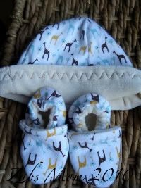 Iced Giraffe/Velour Newborn Hat and Soft Sole Shoes