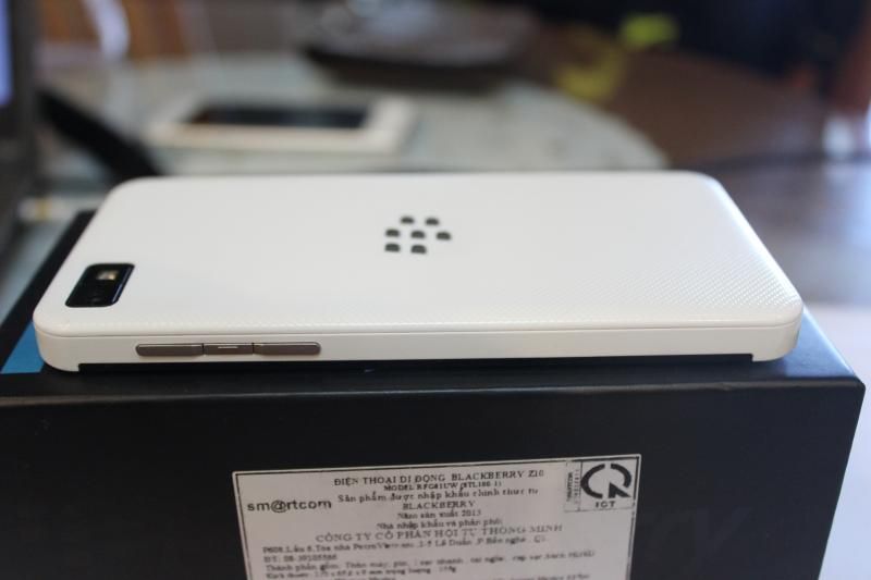Cần bán BlackBerry Z10 3G trắng 98% fullbox (hình thật) - 5