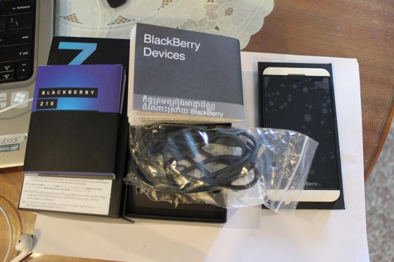 Cần bán BlackBerry Z10 3G trắng 98% fullbox (hình thật) - 7