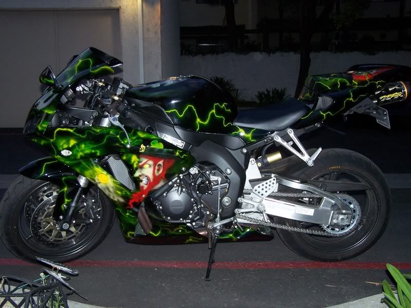 http://i137.photobucket.com/albums/q215/rekairbrush/Bike2007006.jpg