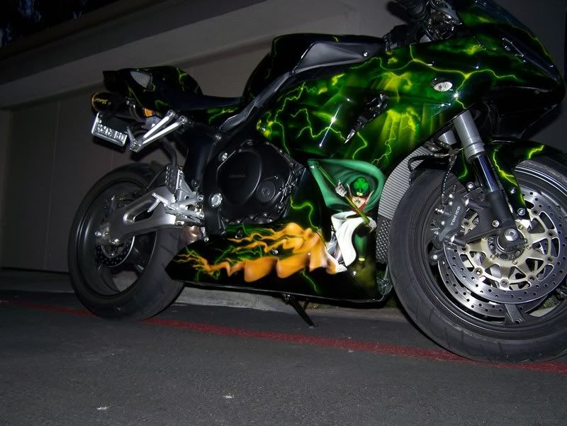 http://i137.photobucket.com/albums/q215/rekairbrush/Bike2007019.jpg