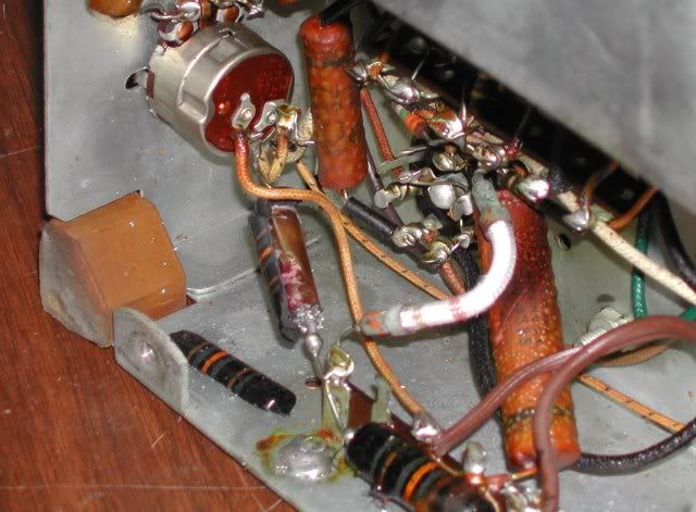 http://i137.photobucket.com/albums/q225/trojanrabbit74/Radio/Philco%2053-960/blowncap1926.jpg